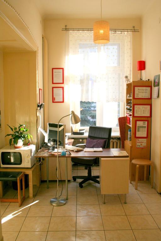 Hostel Aleje 28 Cracovia Esterno foto